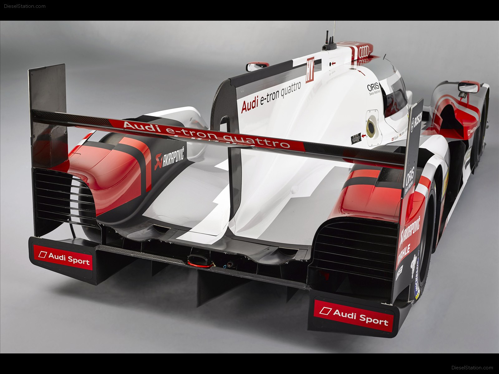 Audi R18 e-tron quattro 2015