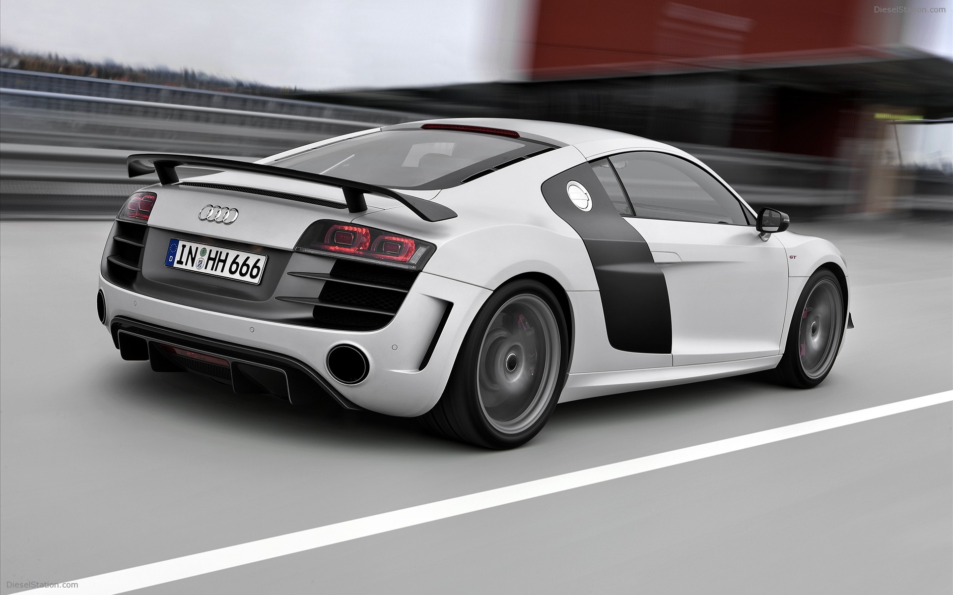 Audi R8 GT 2011