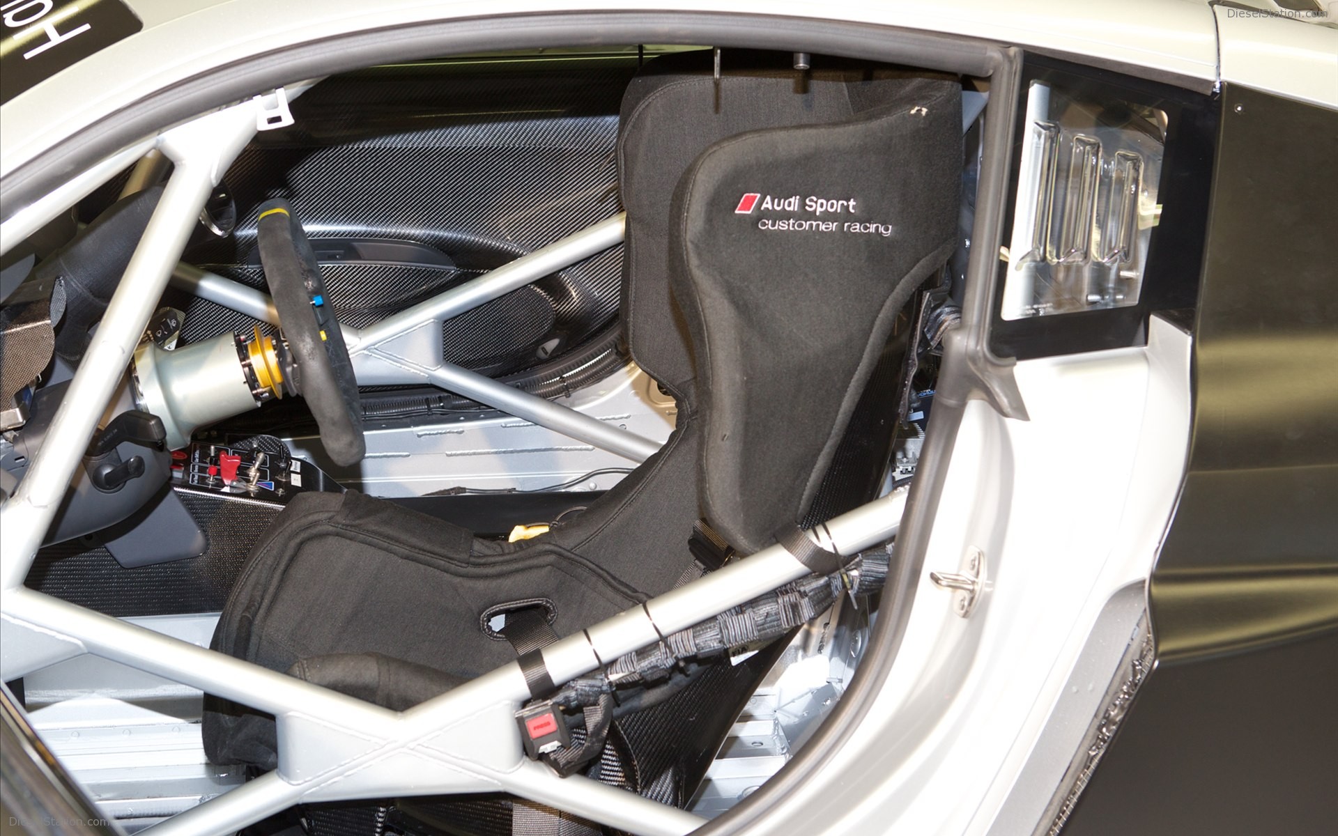 Audi R8 LMS Ultra 2012