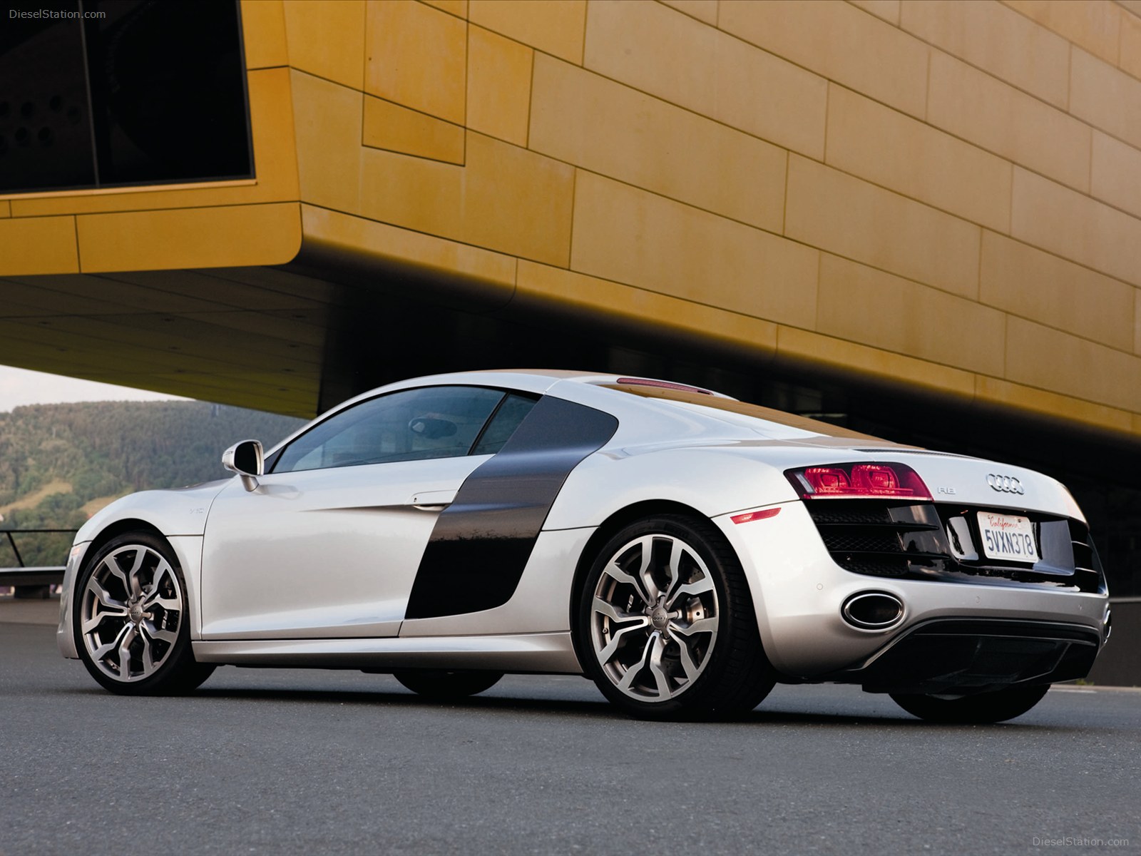 Audi R8 V10 5 2 FSI Quattro 2012
