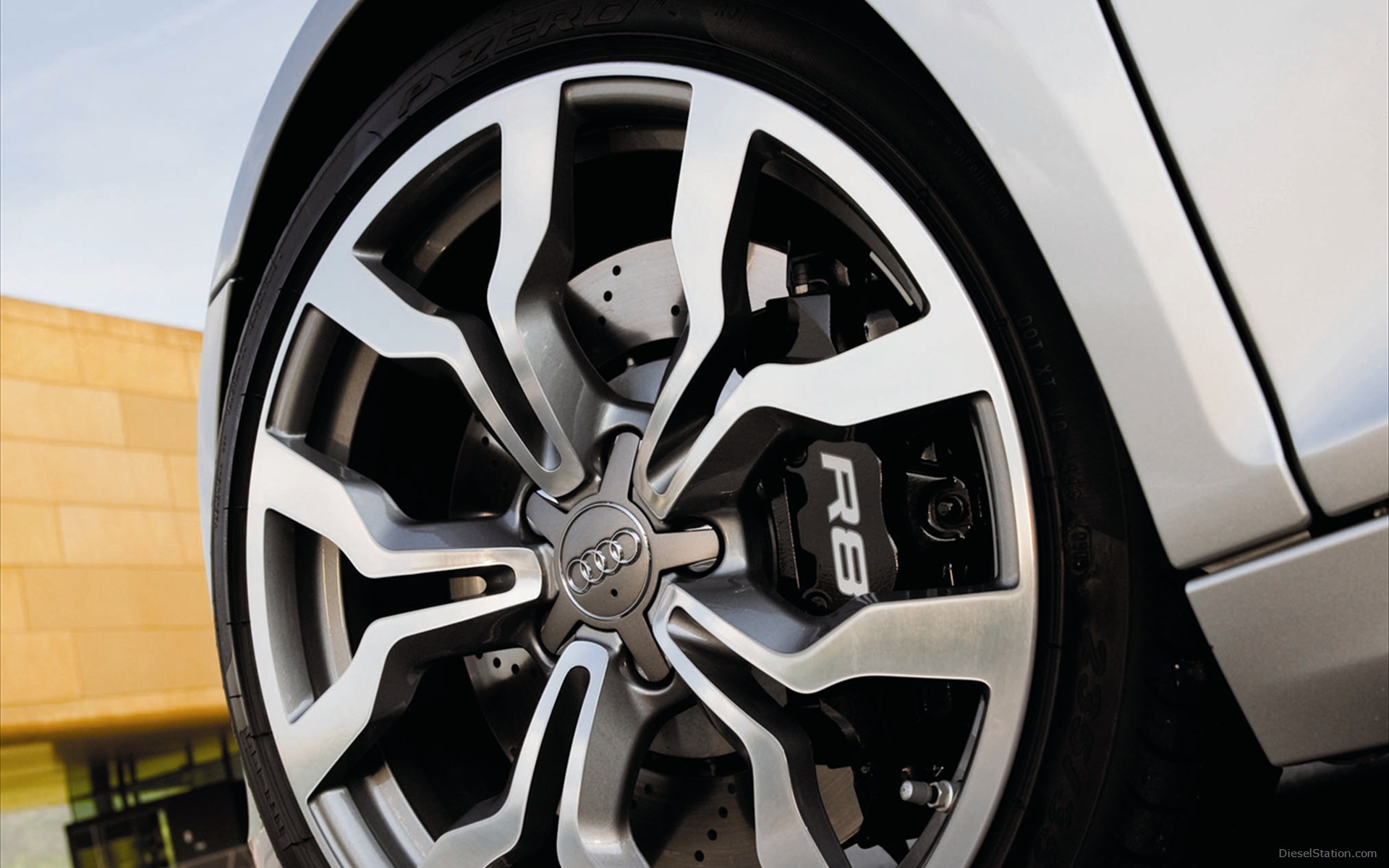 Audi R8 V10 5 2 FSI Quattro 2012
