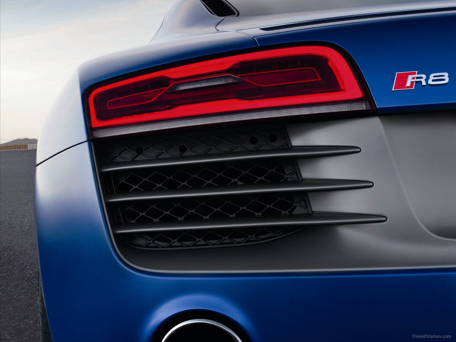 Audi R8 V10 Plus 2013