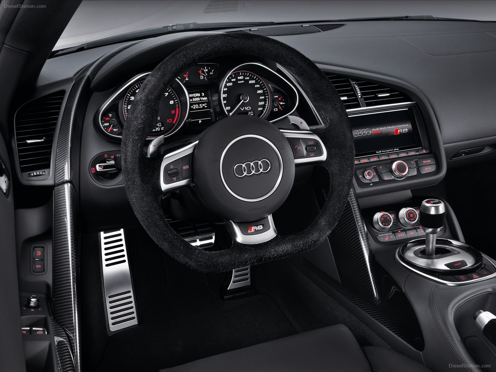 Audi R8 V10 Plus 2013