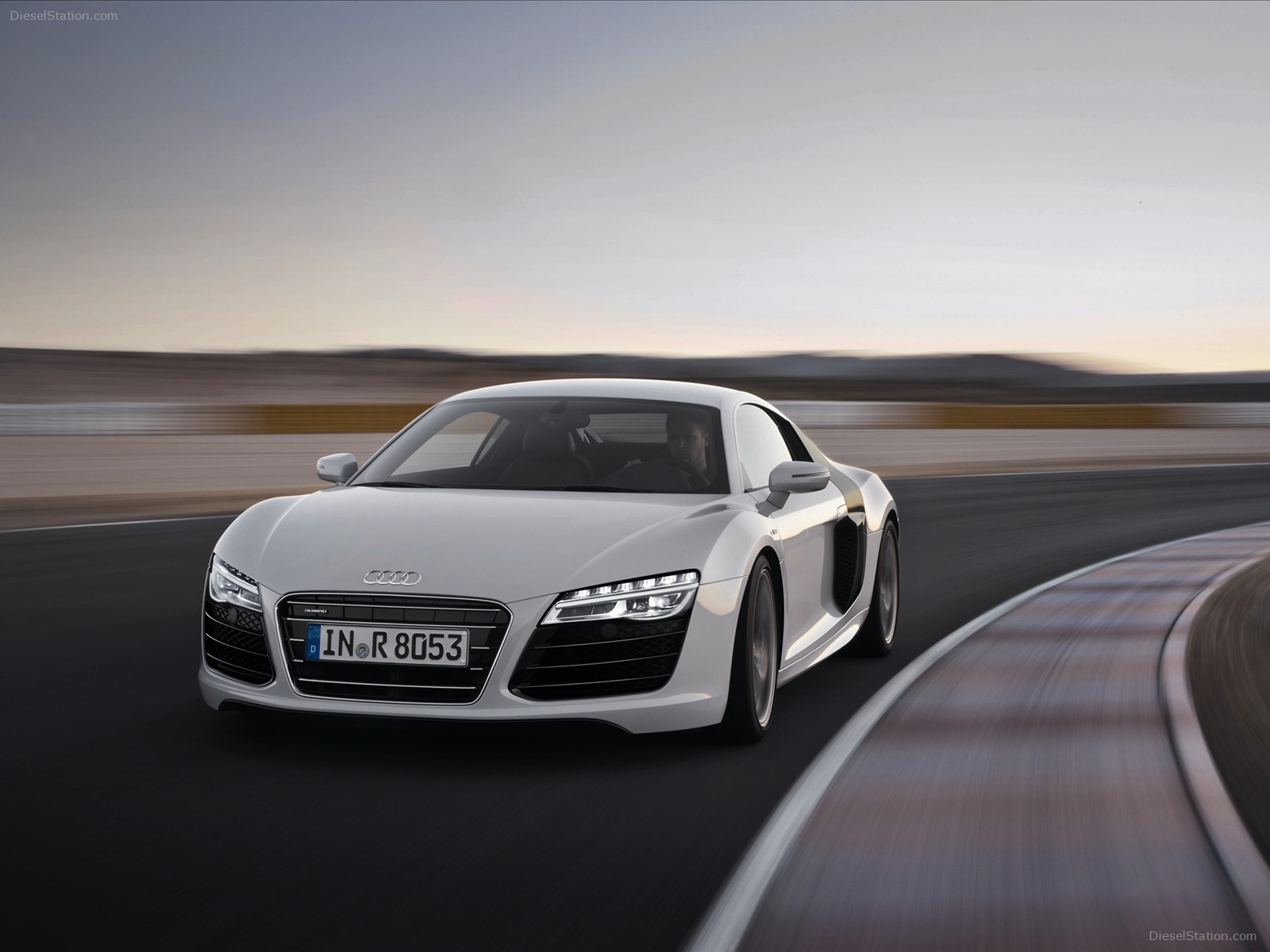 Audi R8 V10 Plus 2013