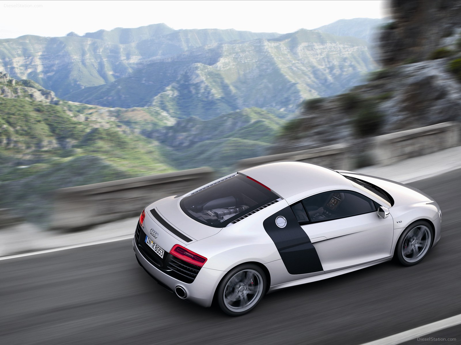 Audi R8 V10 Plus 2013