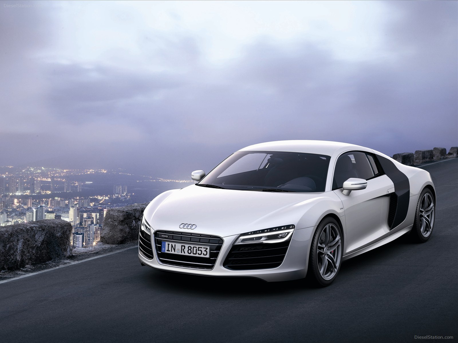 Audi R8 V10 Plus 2013