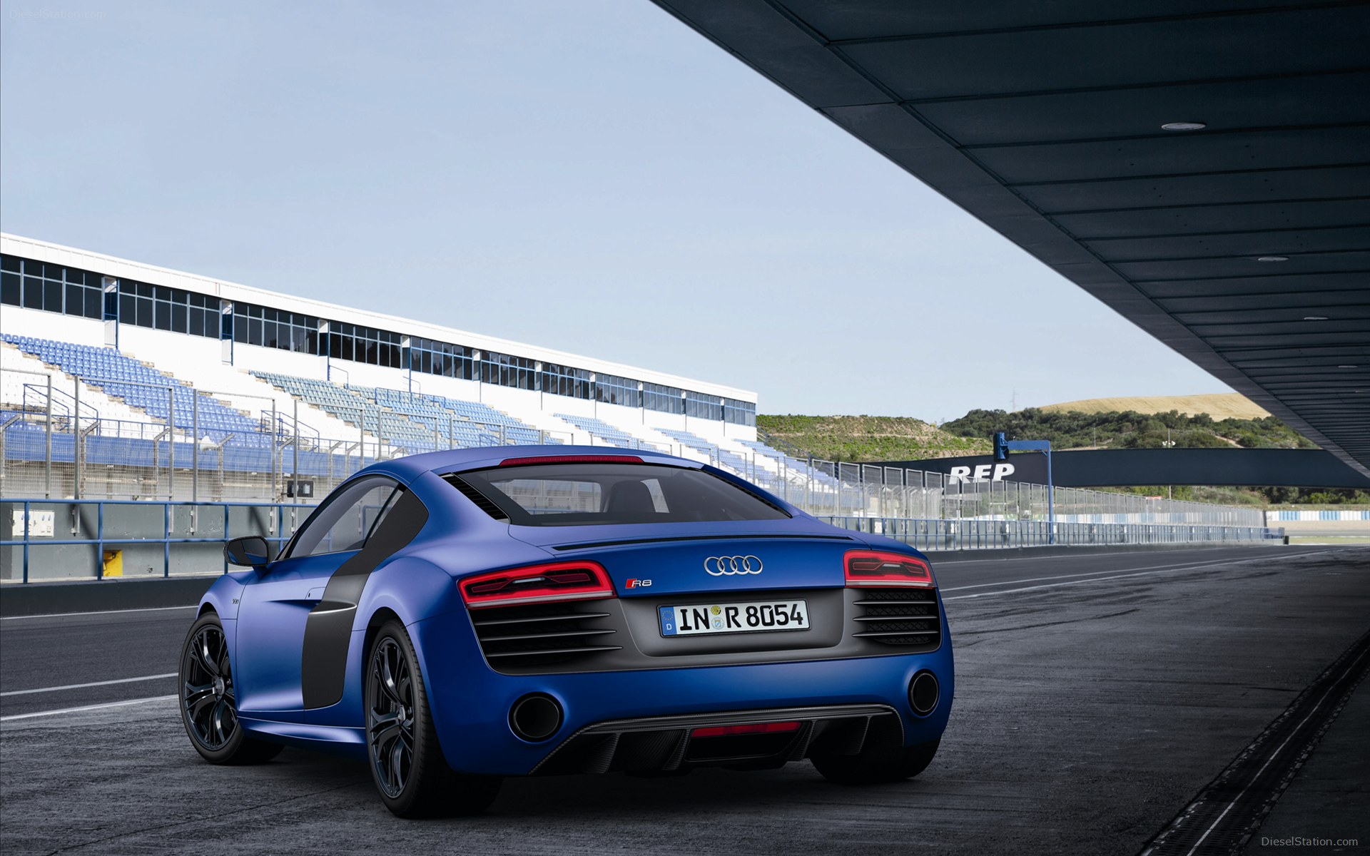 Audi R8 V10 Plus 2013