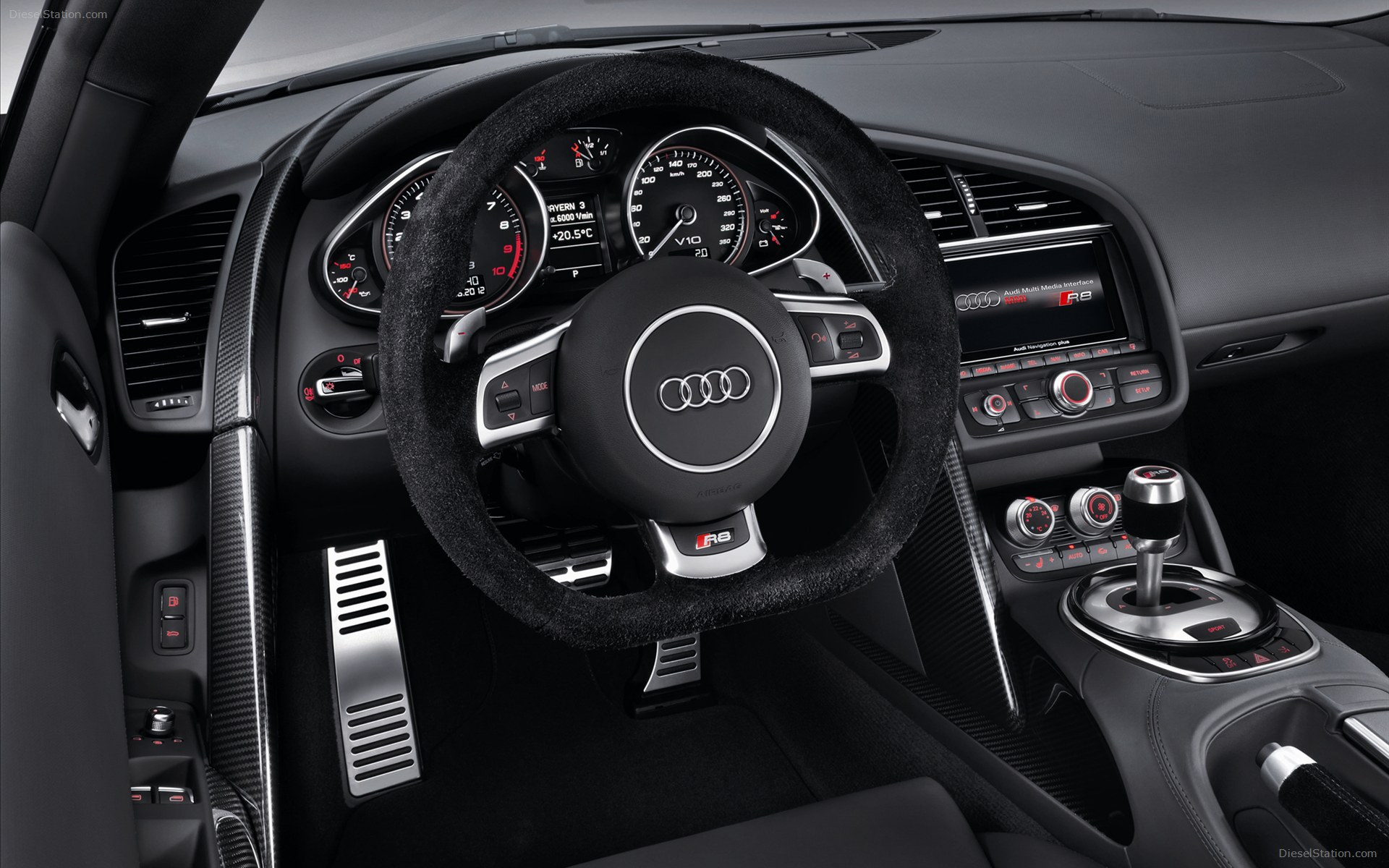 Audi R8 V10 Plus 2013