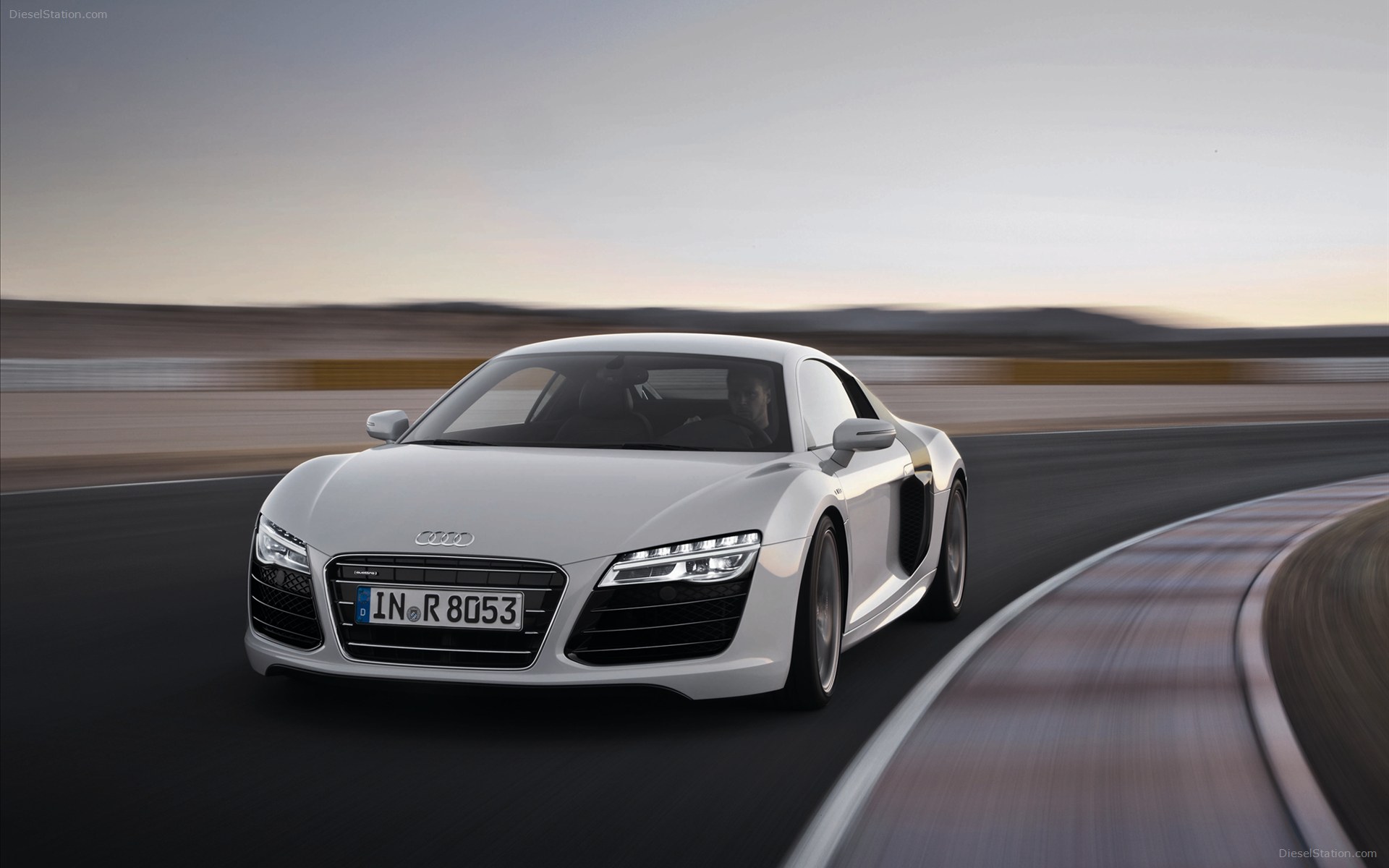 Audi R8 V10 Plus 2013