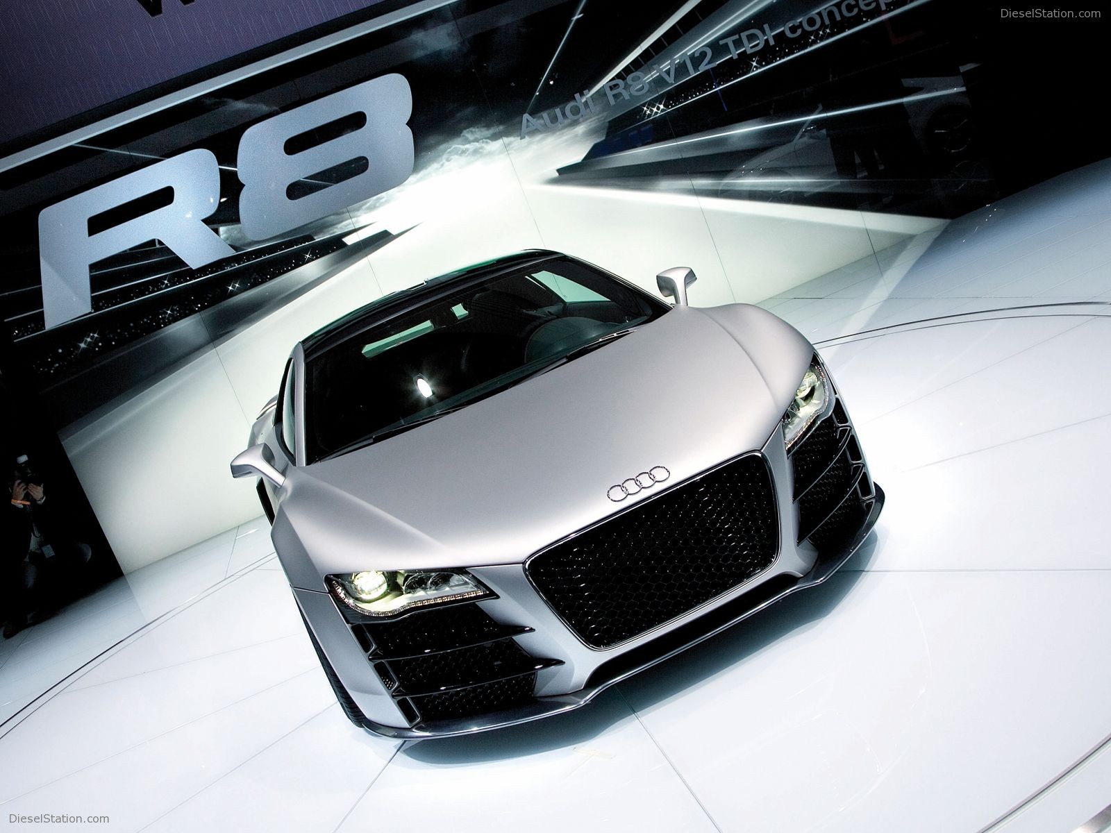 Audi R8 V12 TDI Concept Pics