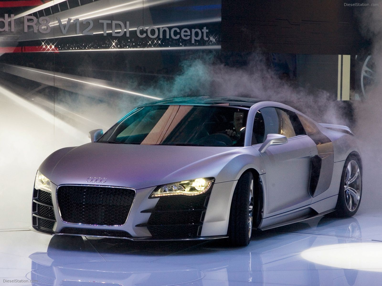 Audi R8 V12 TDI Concept Pics