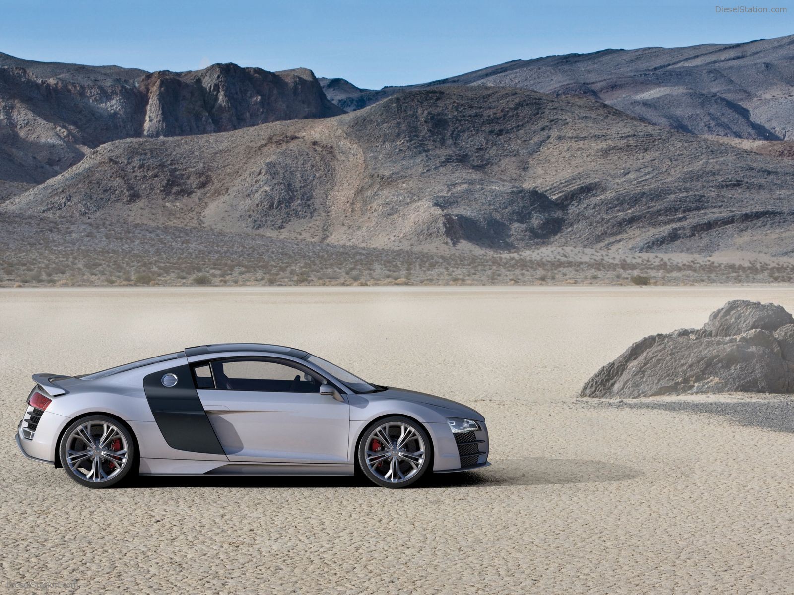 Audi R8 V12 TDI Concept Pics