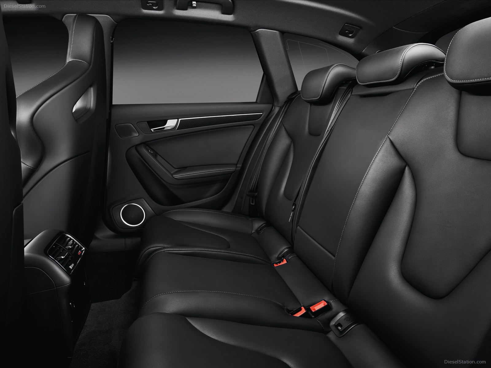 Audi RS4 Avant 2013