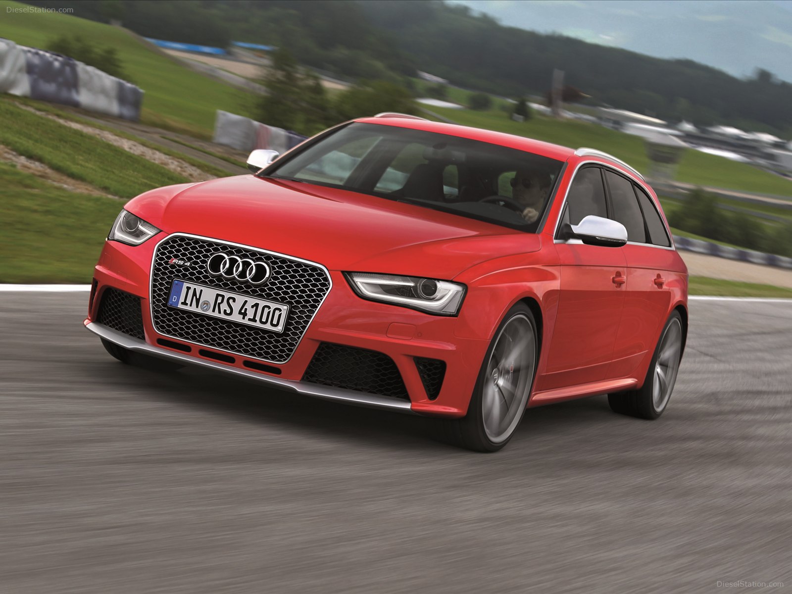 Audi RS4 Avant 2013