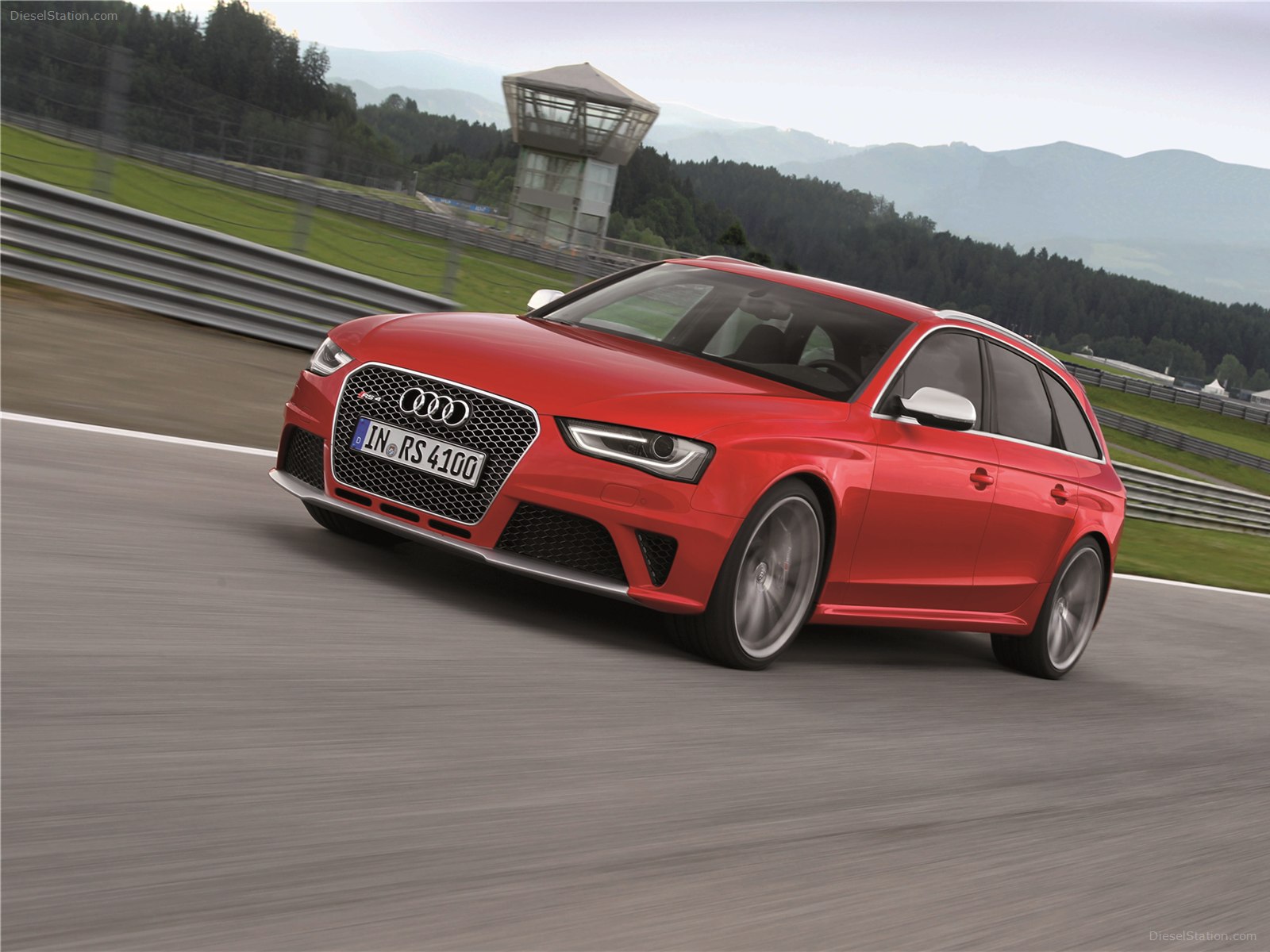 Audi RS4 Avant 2013