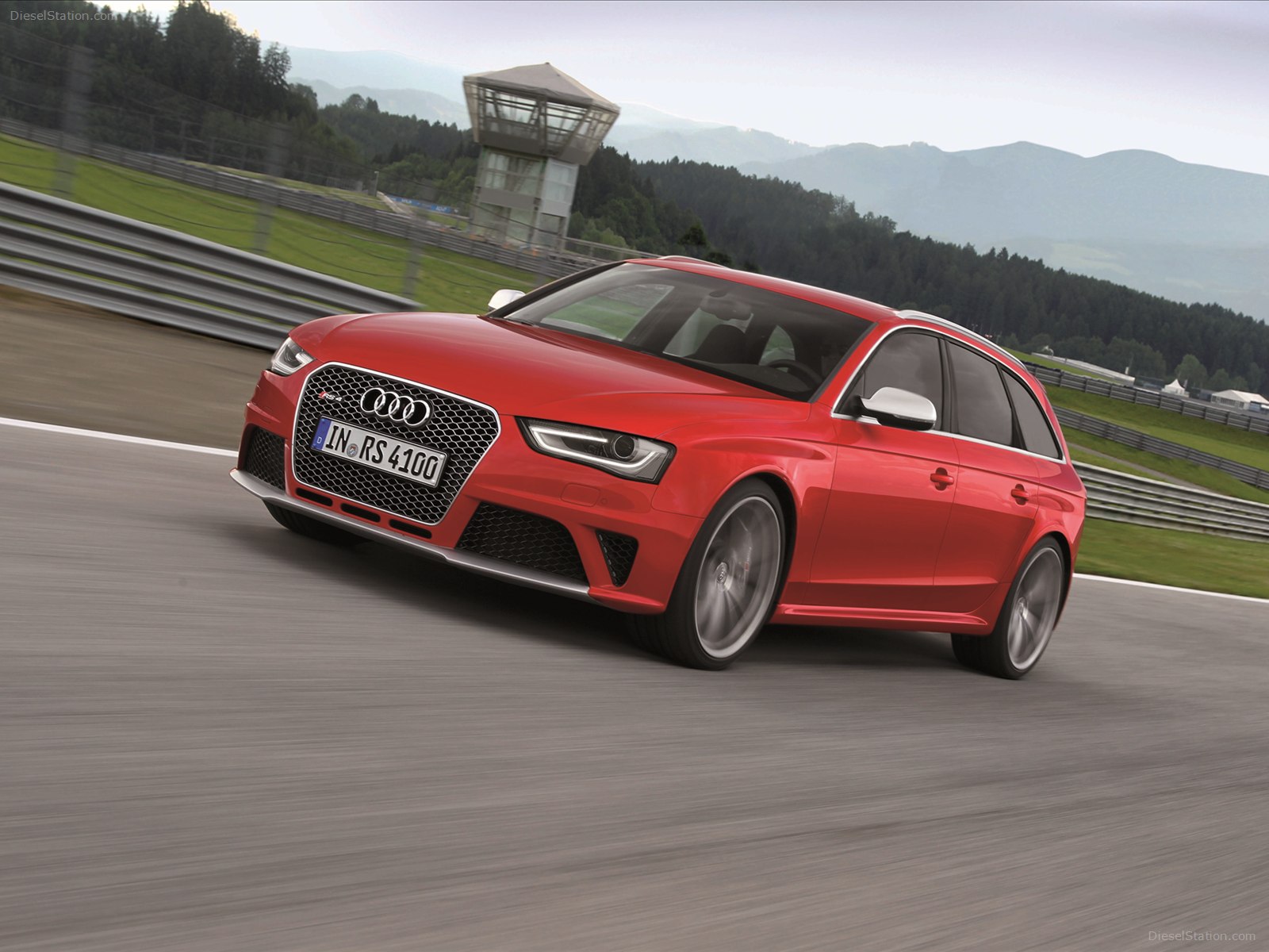 Audi RS4 Avant 2013