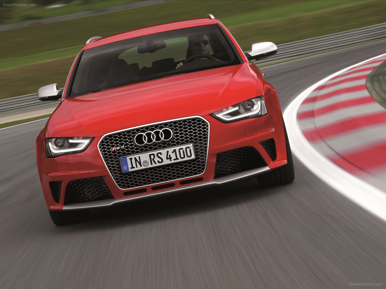 Audi RS4 Avant 2013