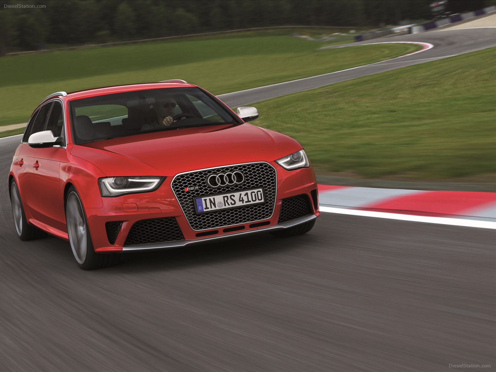 Audi RS4 Avant 2013