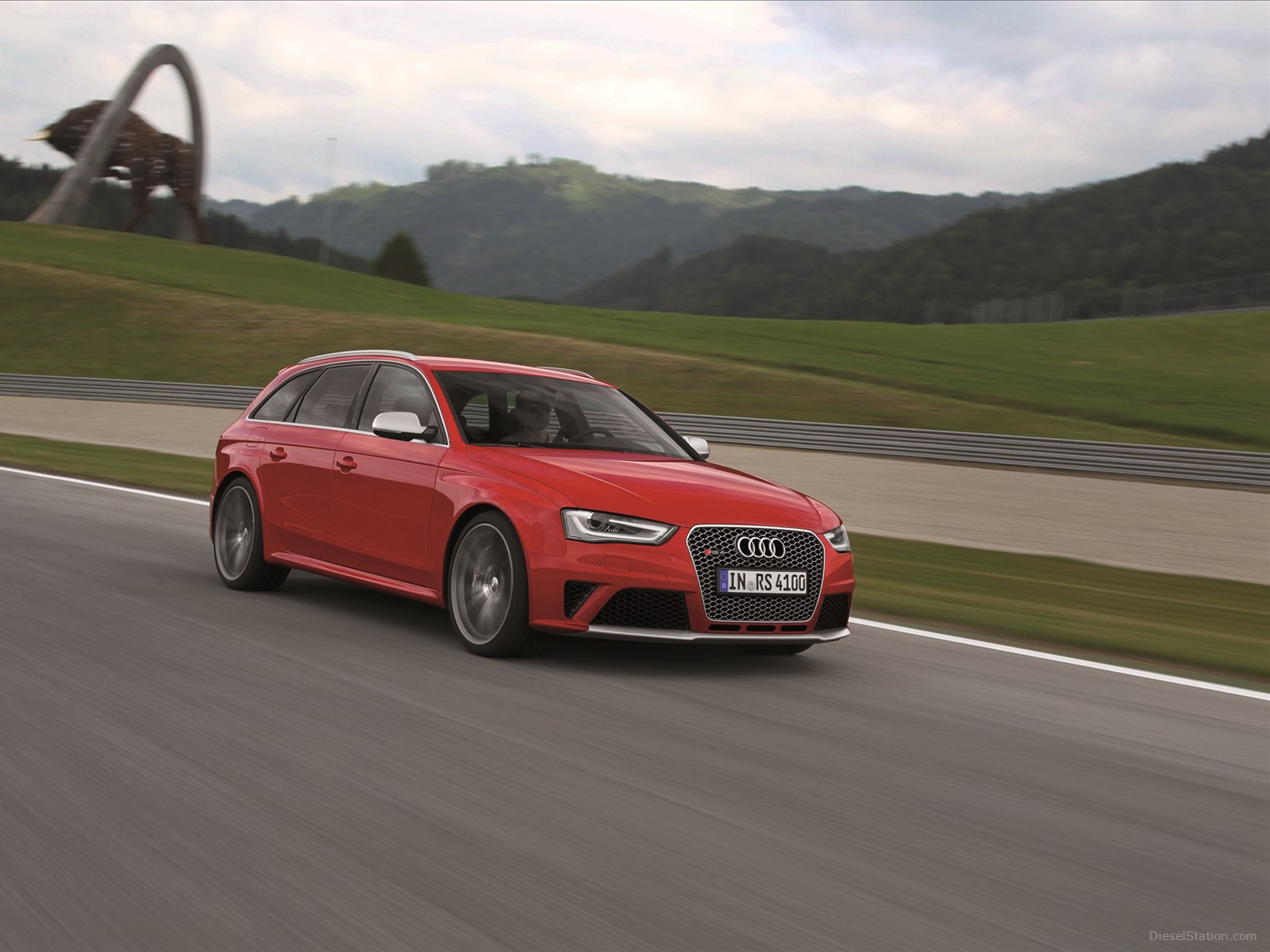 Audi RS4 Avant 2013