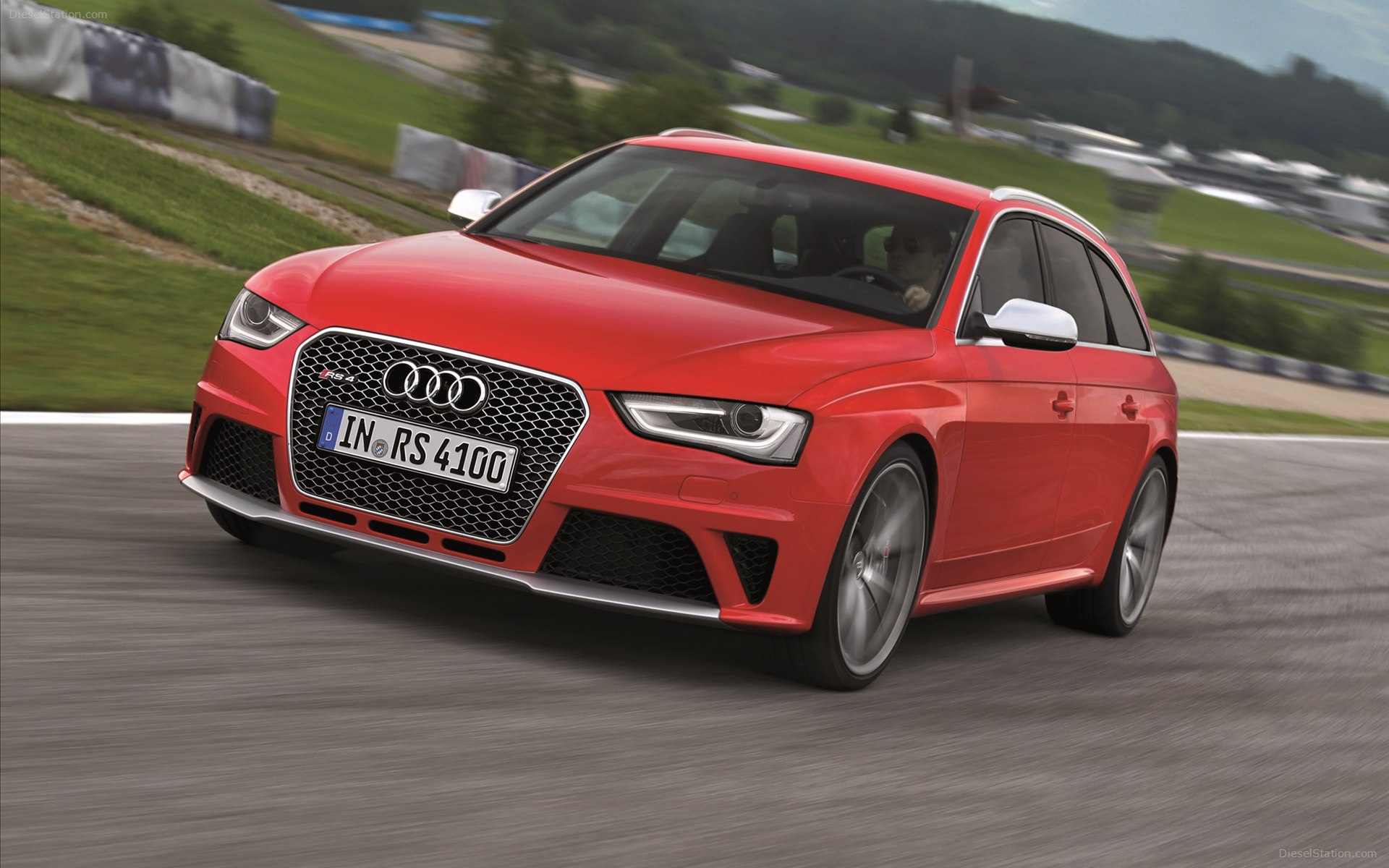 Audi RS4 Avant 2013