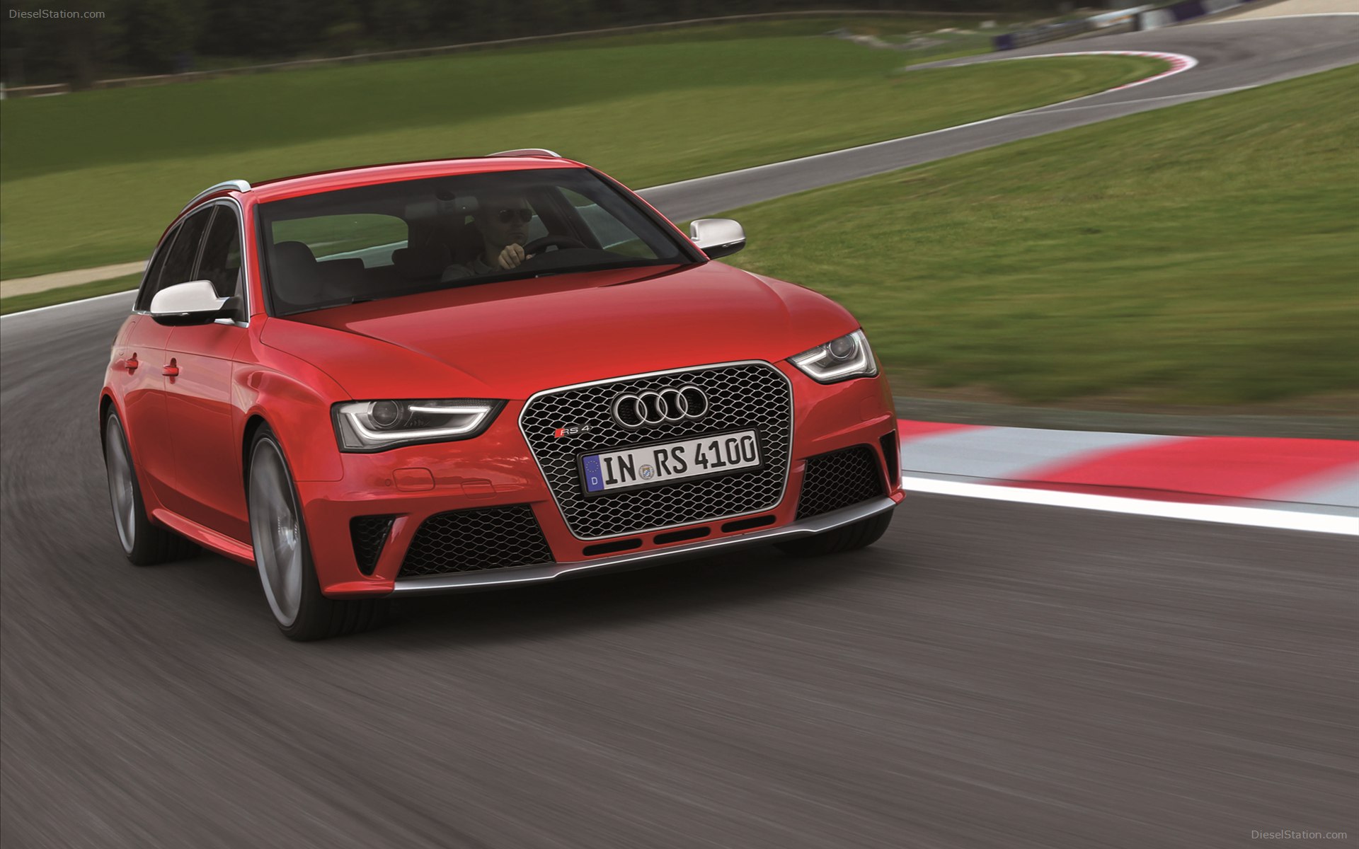 Audi RS4 Avant 2013