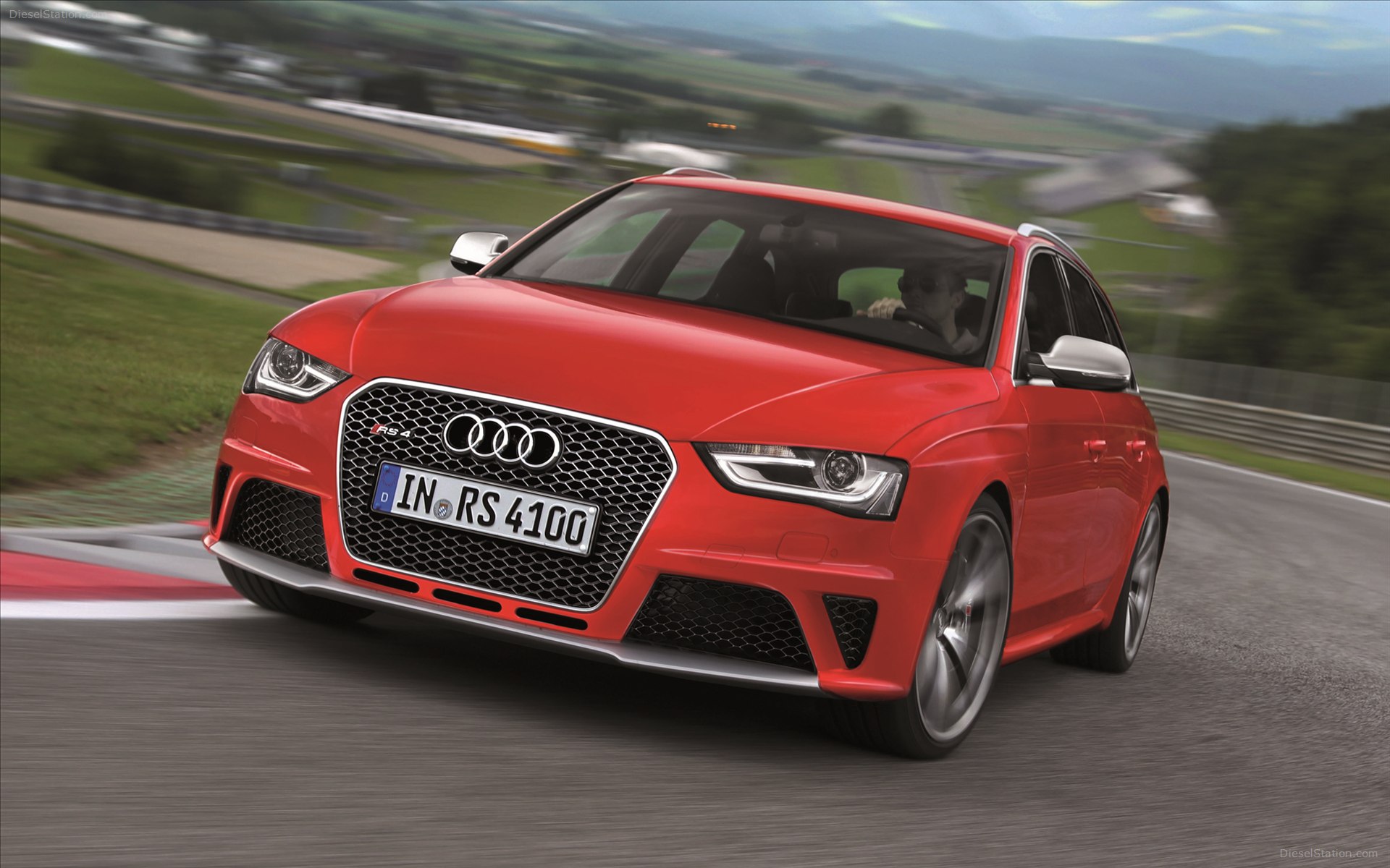 Audi RS4 Avant 2013