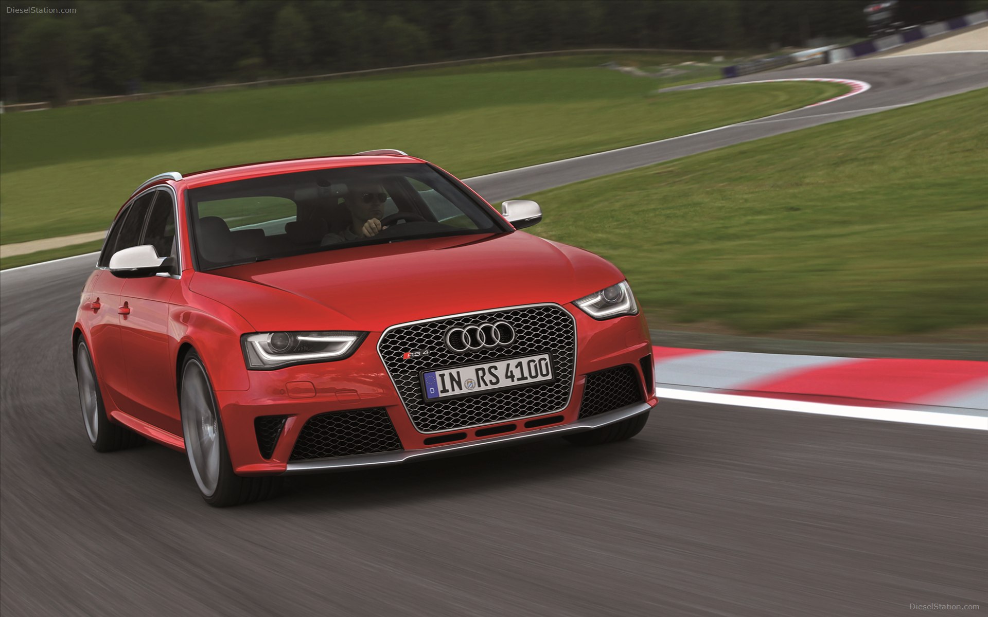 Audi RS4 Avant 2013