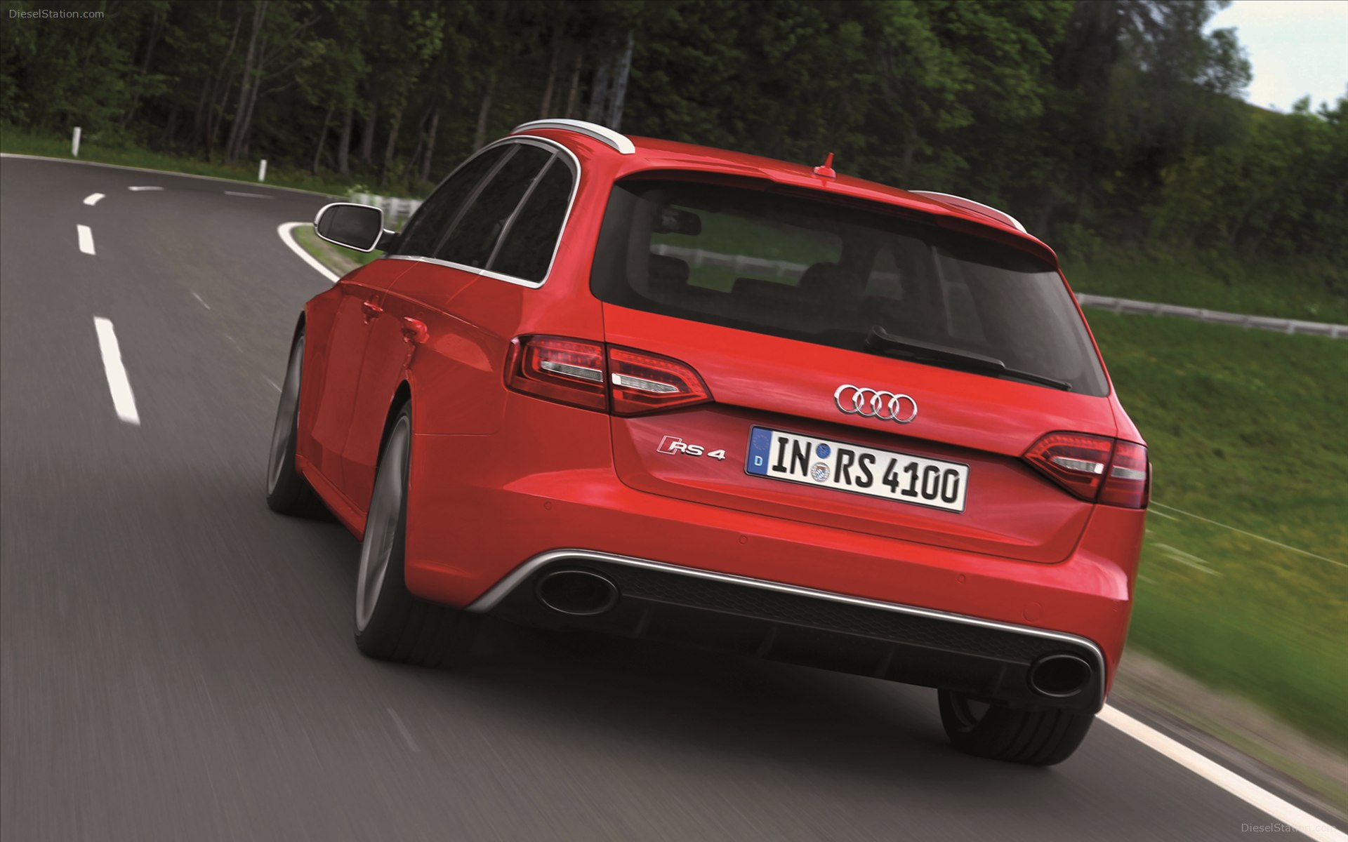 Audi RS4 Avant 2013