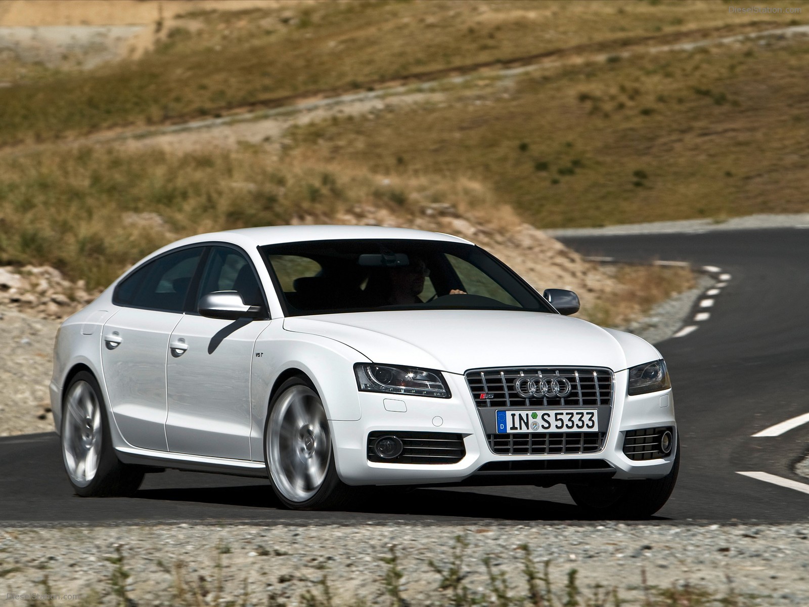 Dynamics and Efficiency : Three New Models at the IAA Dynamics and Efficiency : Three New Models at the IAA