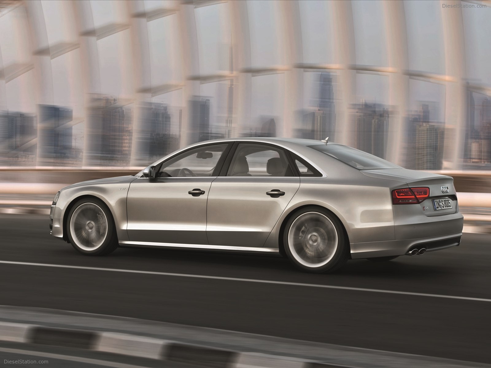 Audi S8 2013