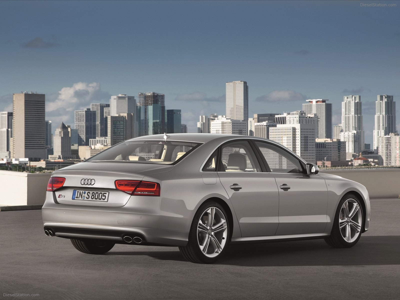 Audi S8 2013