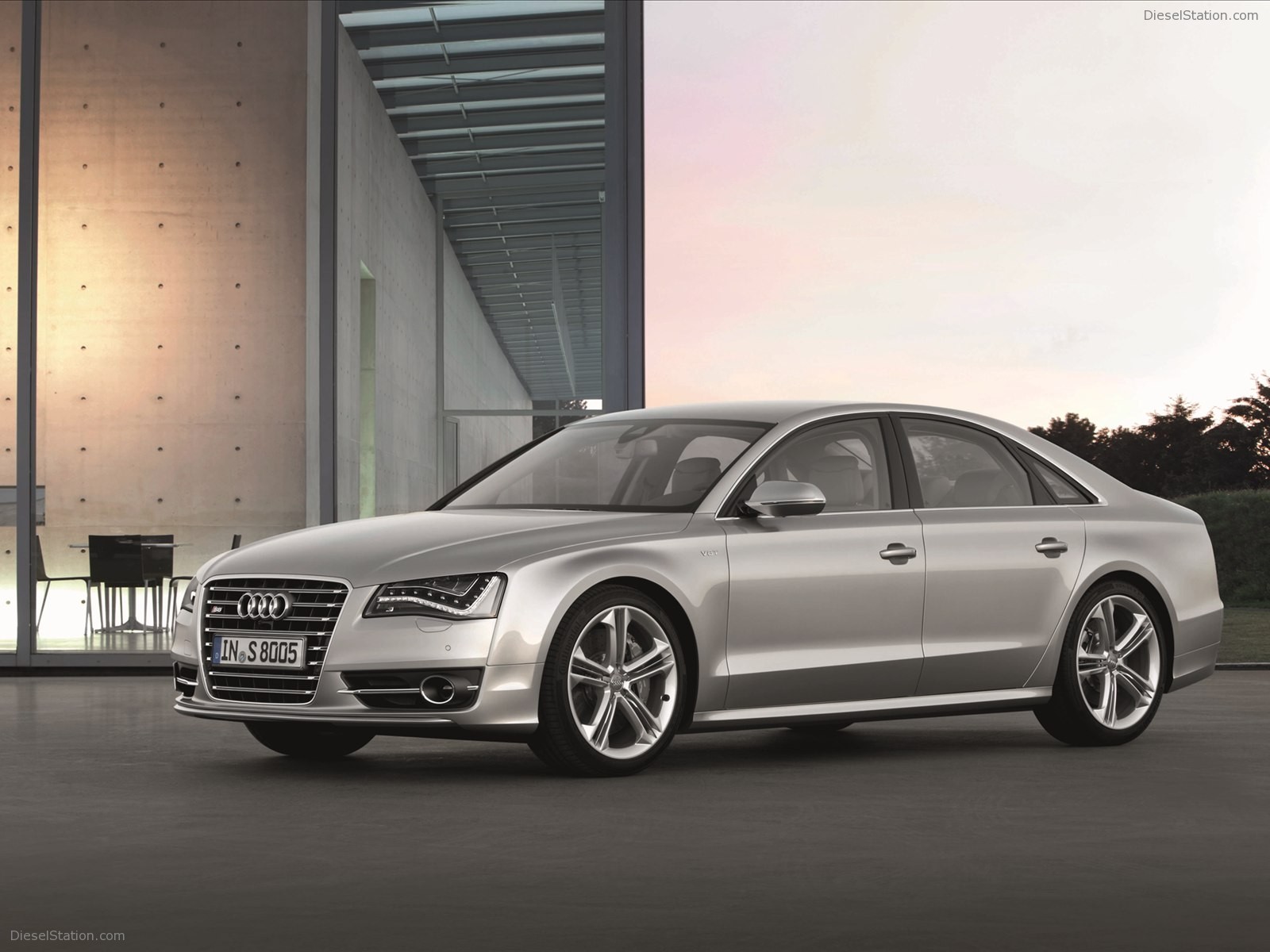 Audi S8 2013