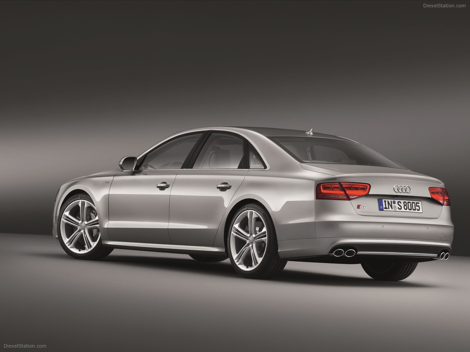 Audi S8 2013