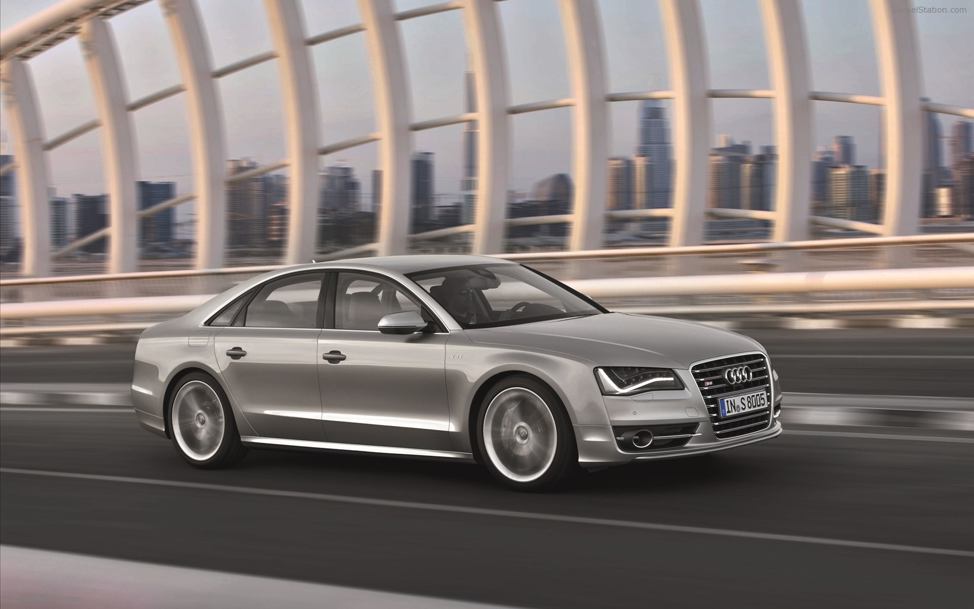 Audi S8 2013