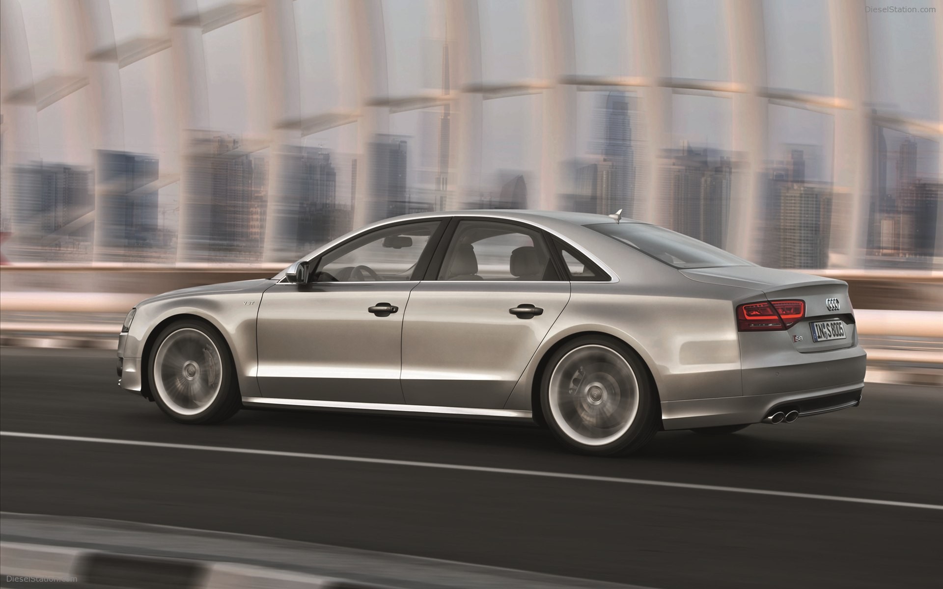 Audi S8 2013