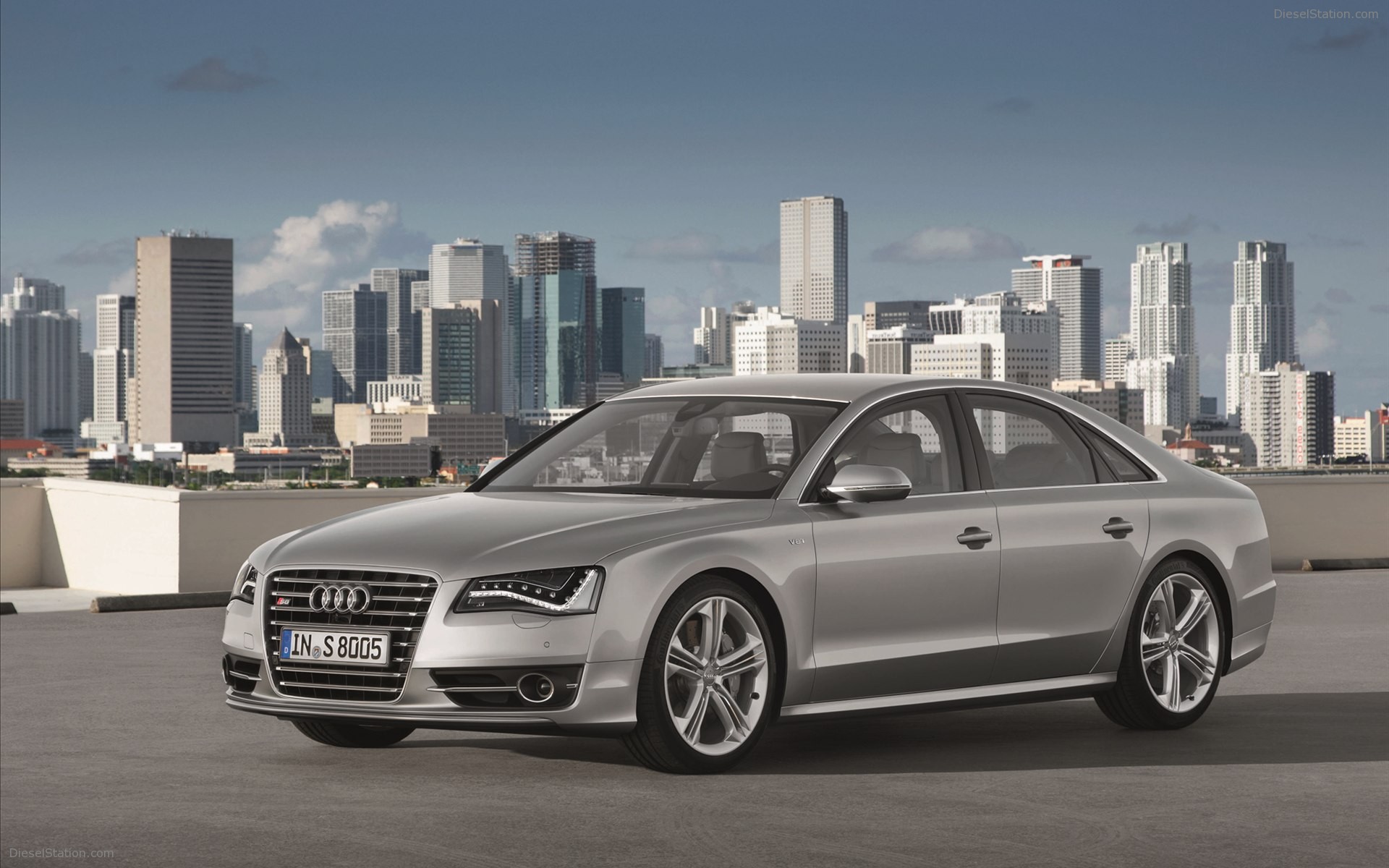 Audi S8 2013