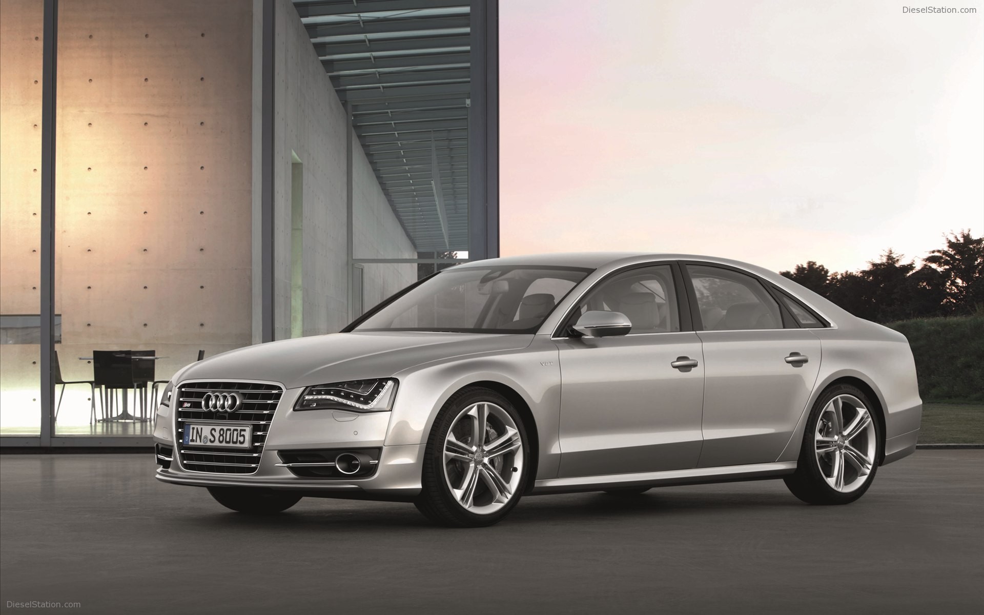 Audi S8 2013