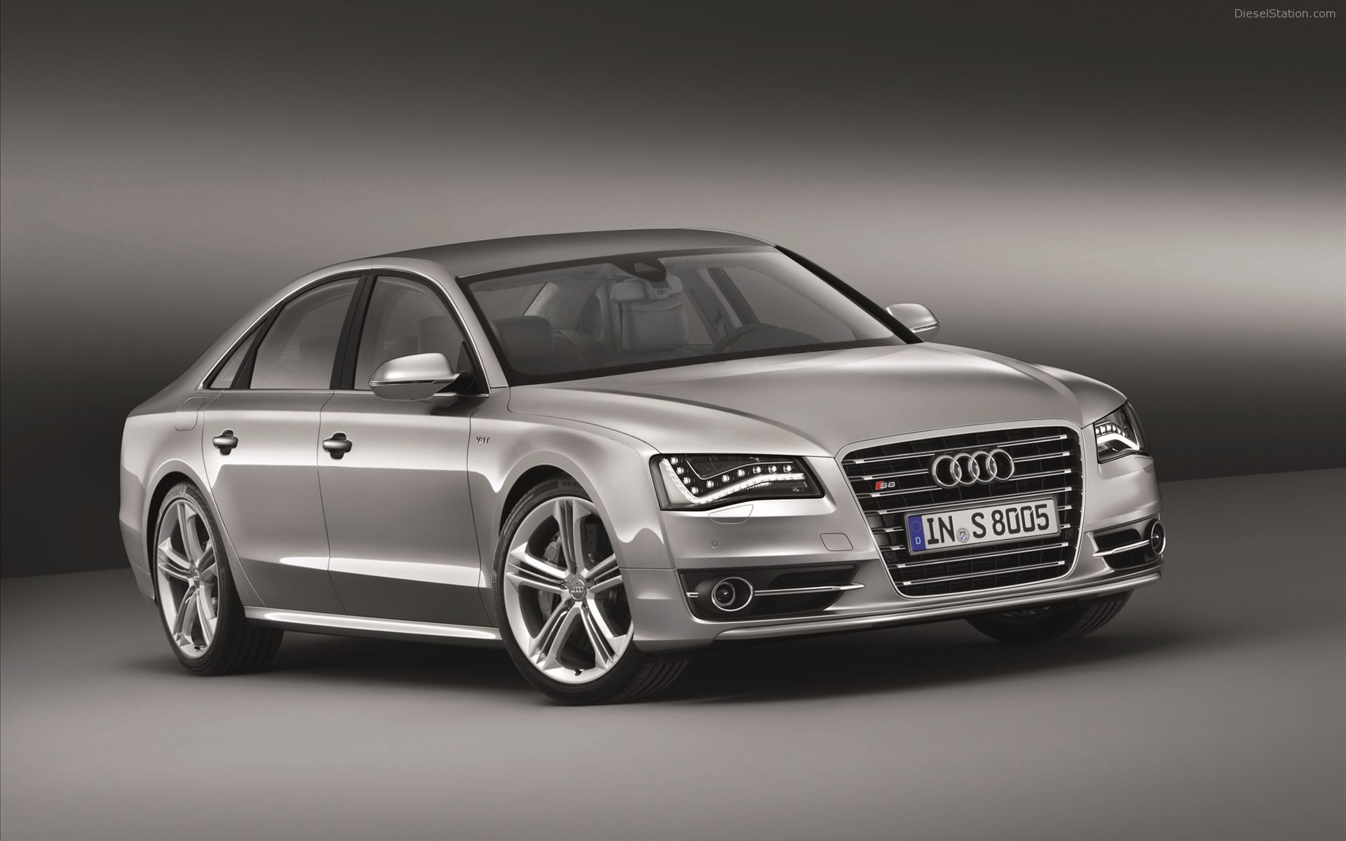 Audi S8 2013