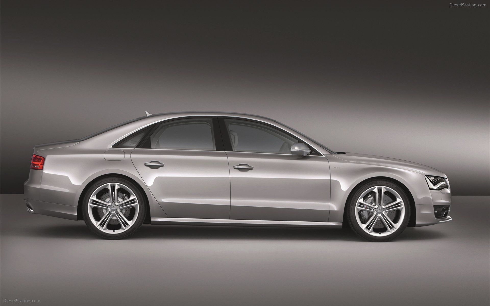 Audi S8 2013