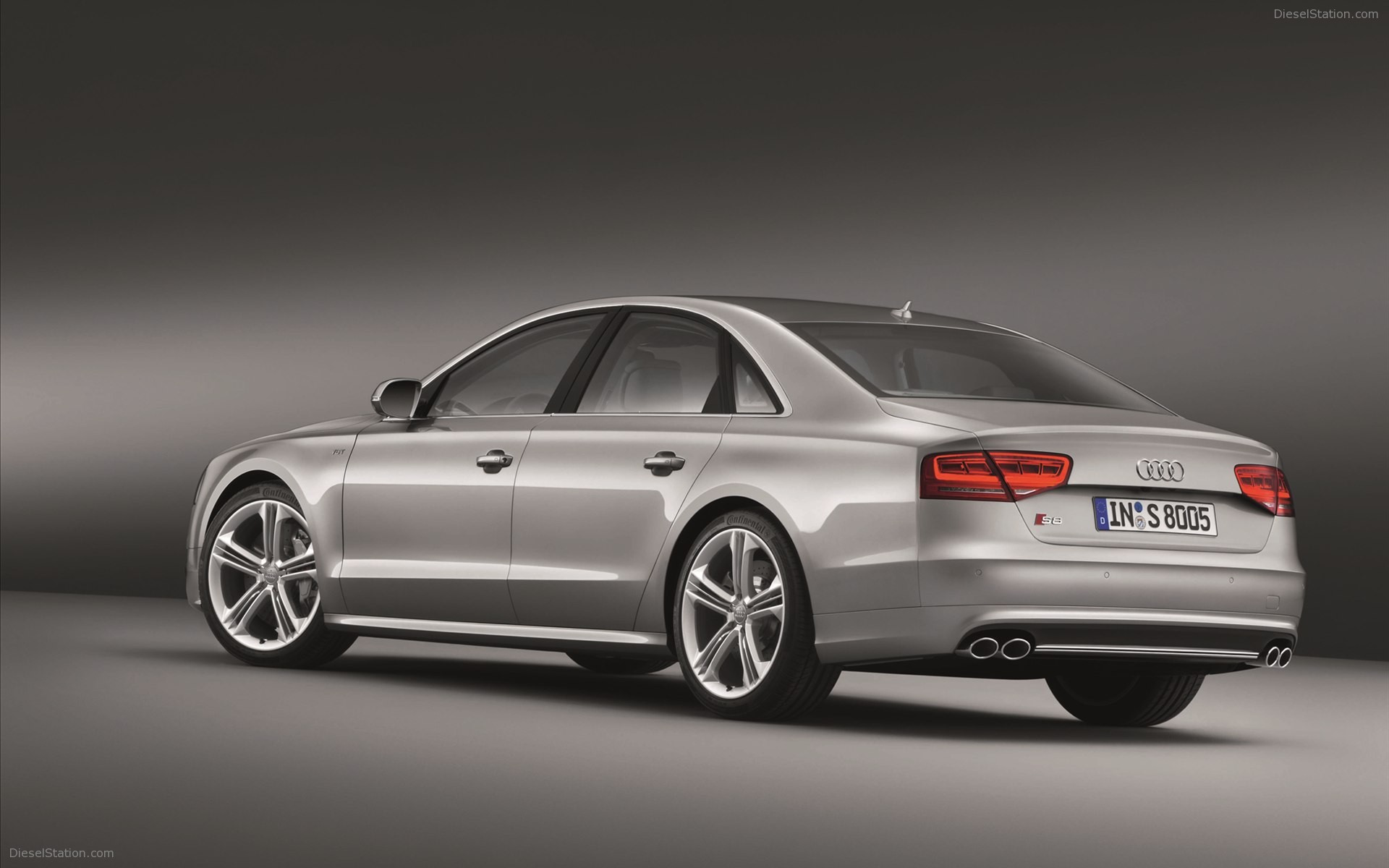 Audi S8 2013
