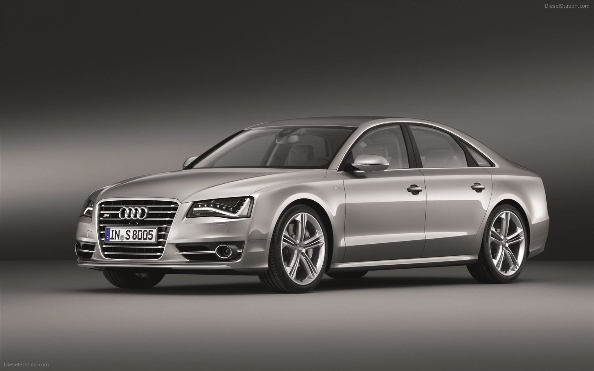 Audi S8 2013