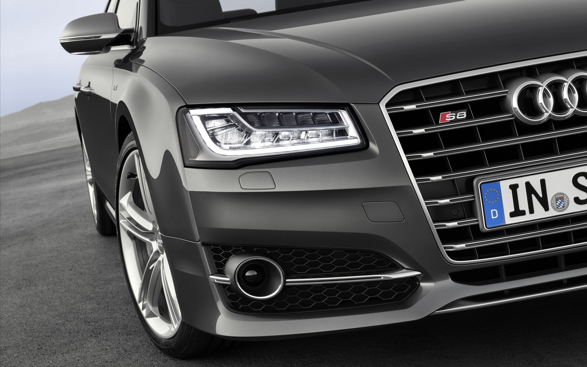 Audi S8 2014