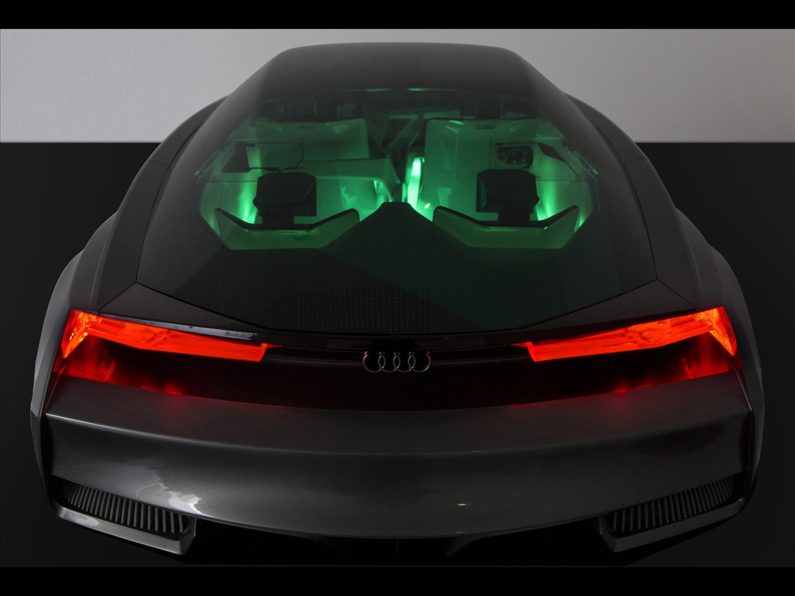 Audi Fleet Shuttle Quattro 2014