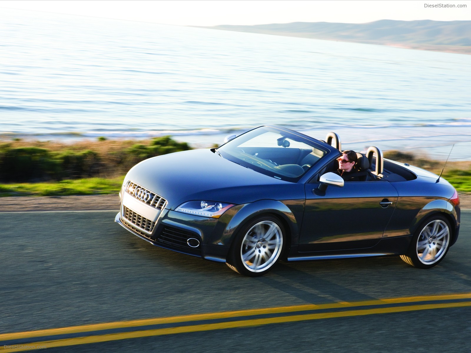 Audi TTS Coupe and Roadster 2009