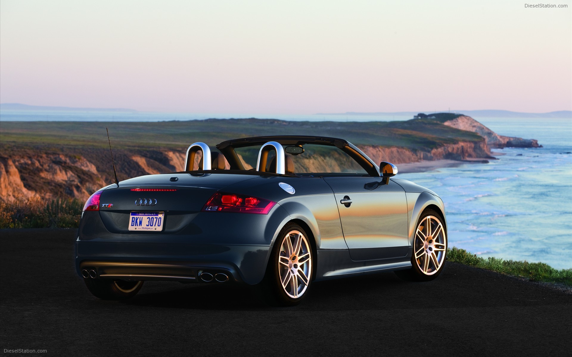 Audi TTS Coupe and Roadster 2009