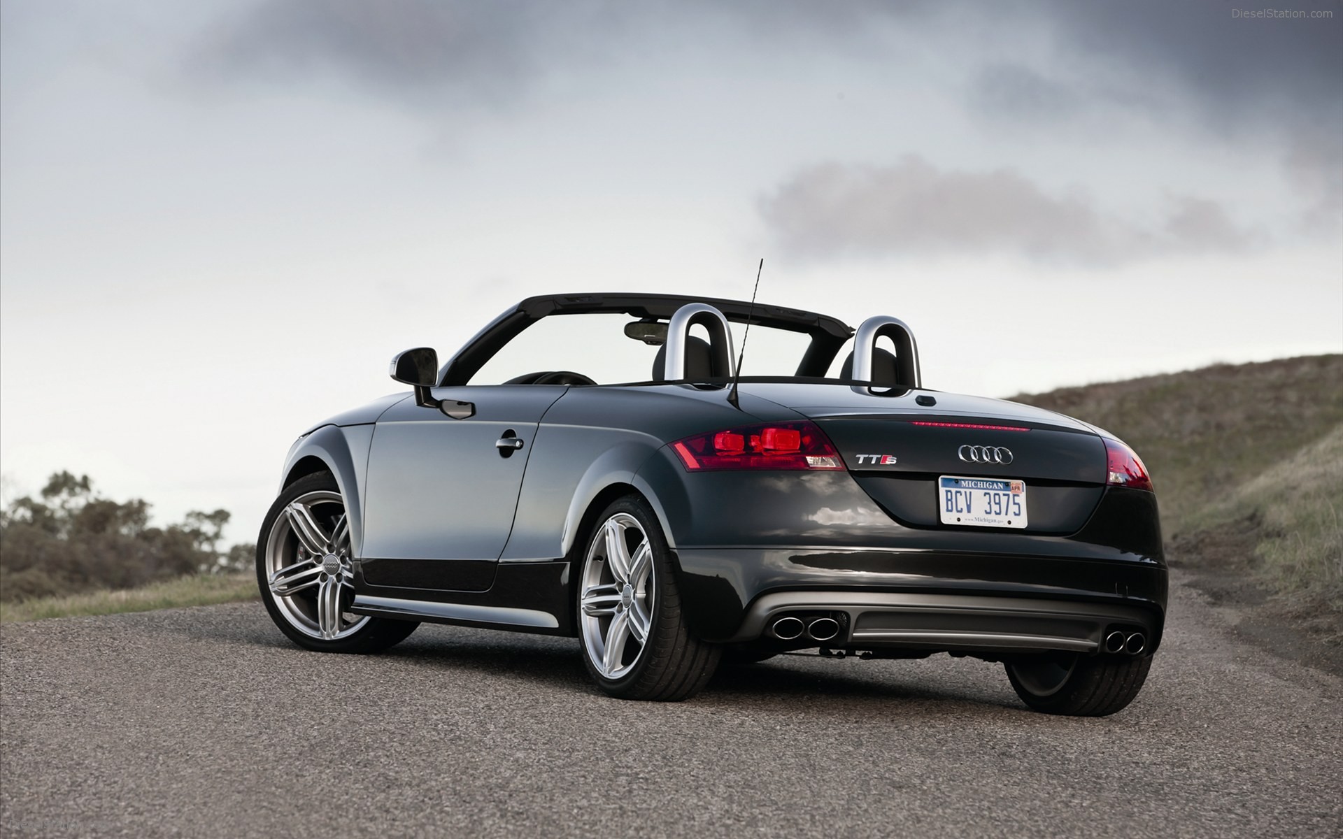 Audi TTS Roadster 2011