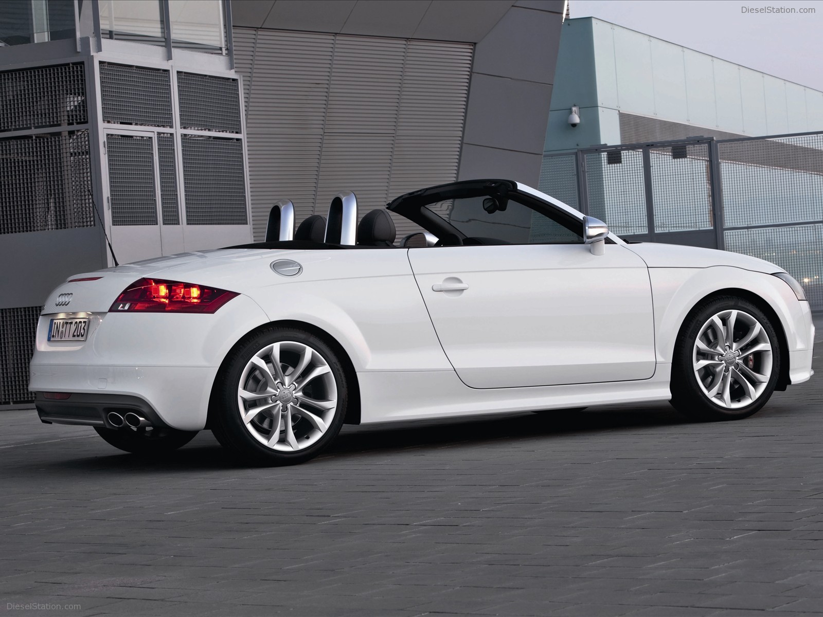 Audi TTS Roadster 2011