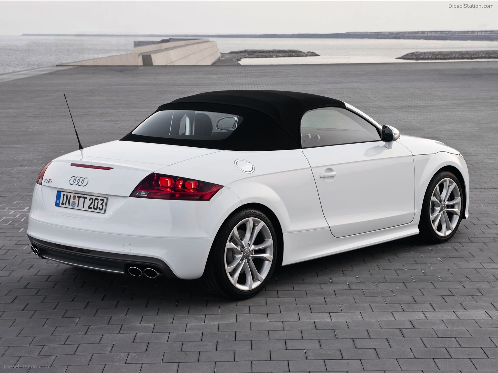 Audi TTS Roadster 2011