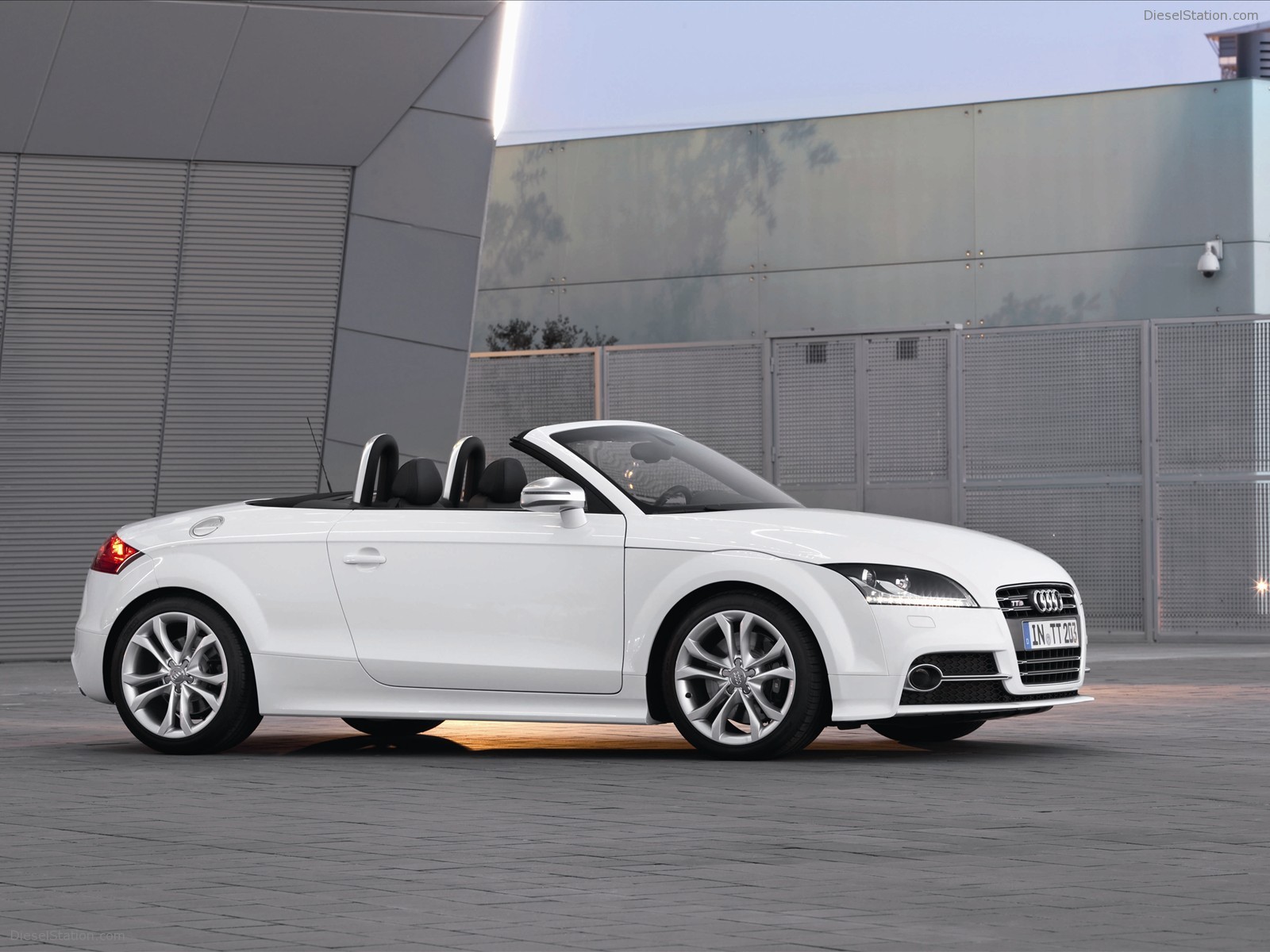 Audi TTS Roadster 2011