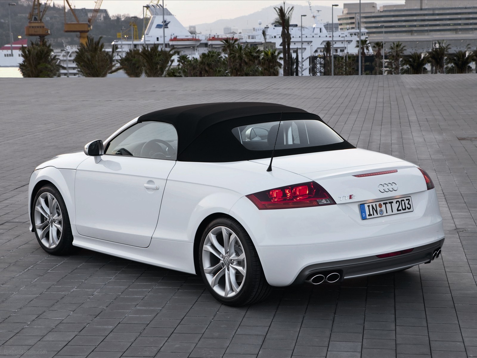 Audi TTS Roadster 2011